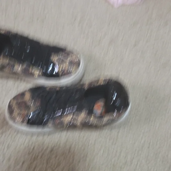 Micheal Kors Kids Sneakers - Picture 4 of 5